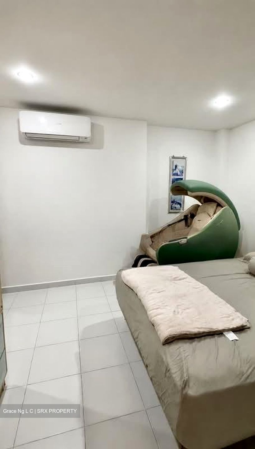 Blk 182 Edgefield Plains (Punggol), HDB Executive #556465651